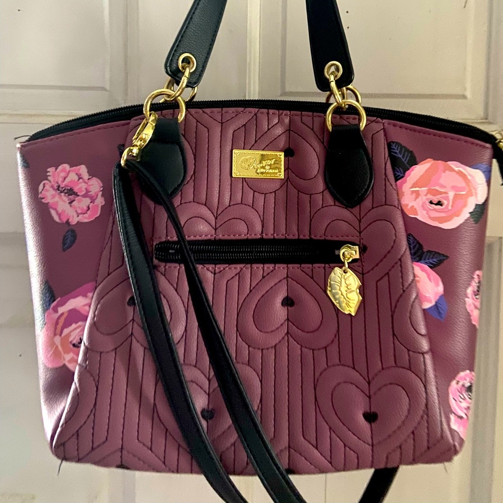 Great Shape Betsy Johnson handbag/purse